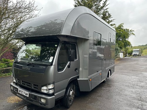 Isuzu npr horse - horse, box