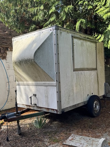 Horse box mobile - mobile, bar