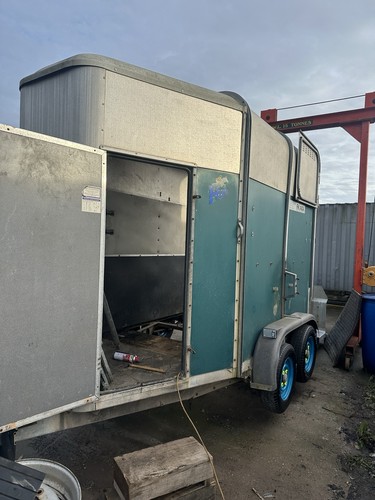 Scott horse box - horse,